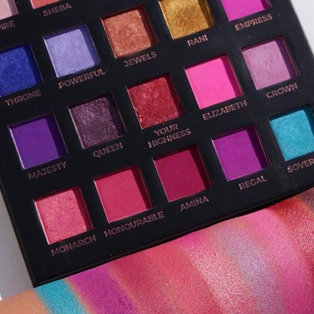 New Eloise THE QUEEN EYE SHADOW PALETTE - Picture 14 of 17